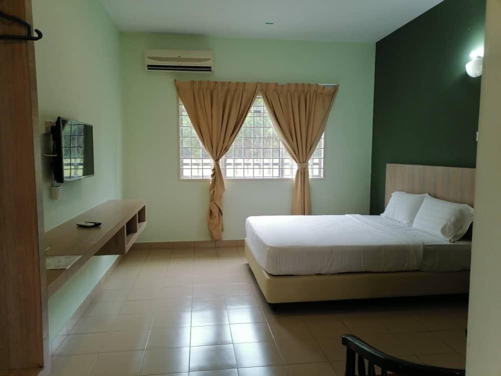 Hotel S2 2*